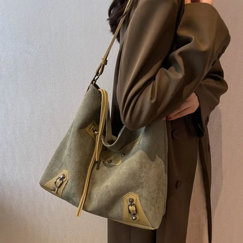 2024 New Fall Winter Large-capacity Tote Bag Retro Matte Fashion Versatile Bags Women Shoulder Bag Simple Rivet Pu Bag