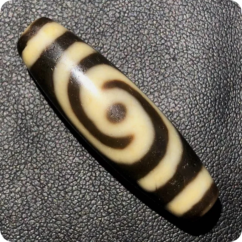 unique Magical Tibetan Old Agate Ivory Color Special pattern Totem dZi Bead