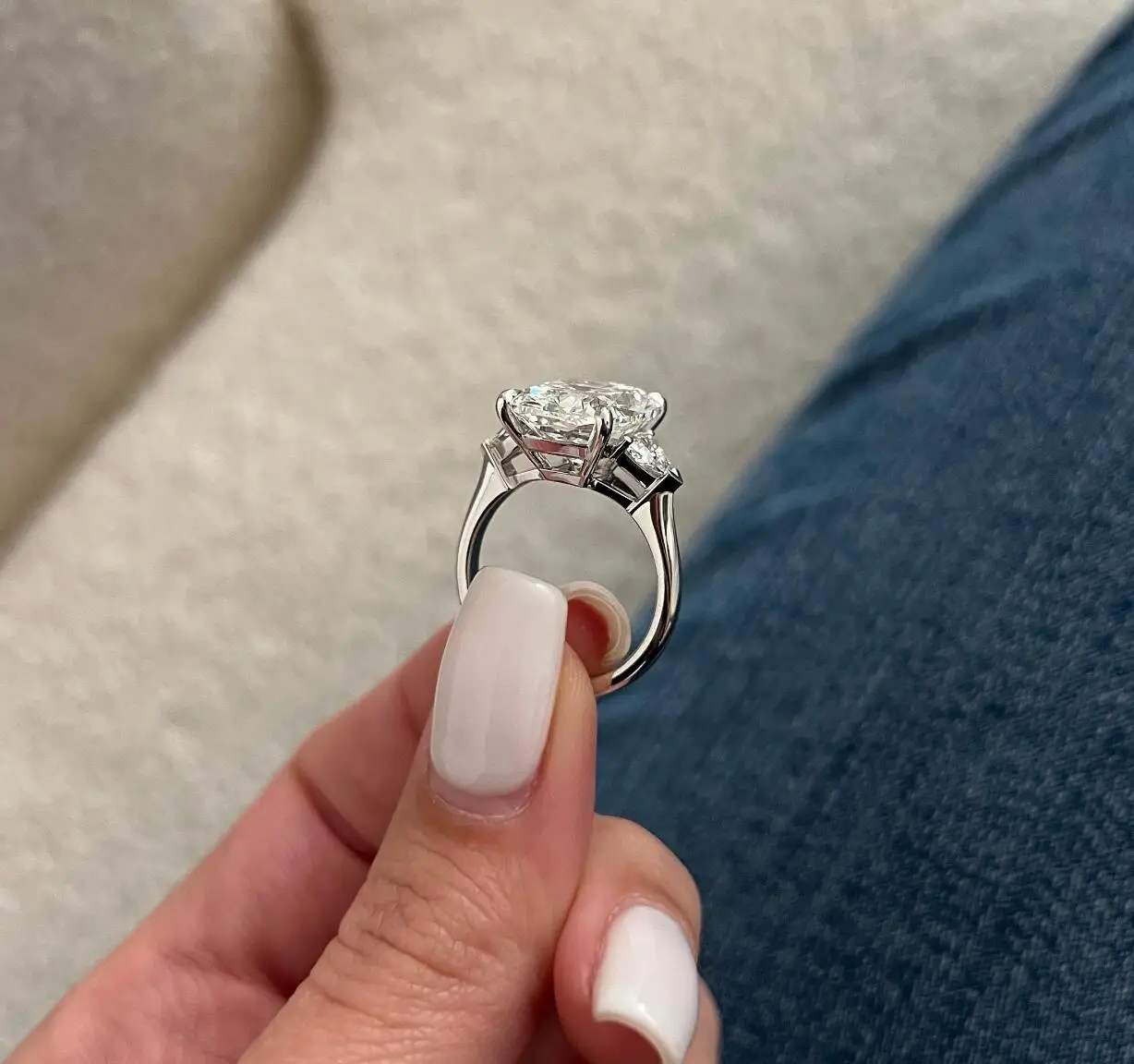 Lab-Grown Diamond Cushion Cut 3CT Three-Stone Engagement Ring 18K Solid Gold Platinum Wedding Ring High-End Jewelry Custom Whole