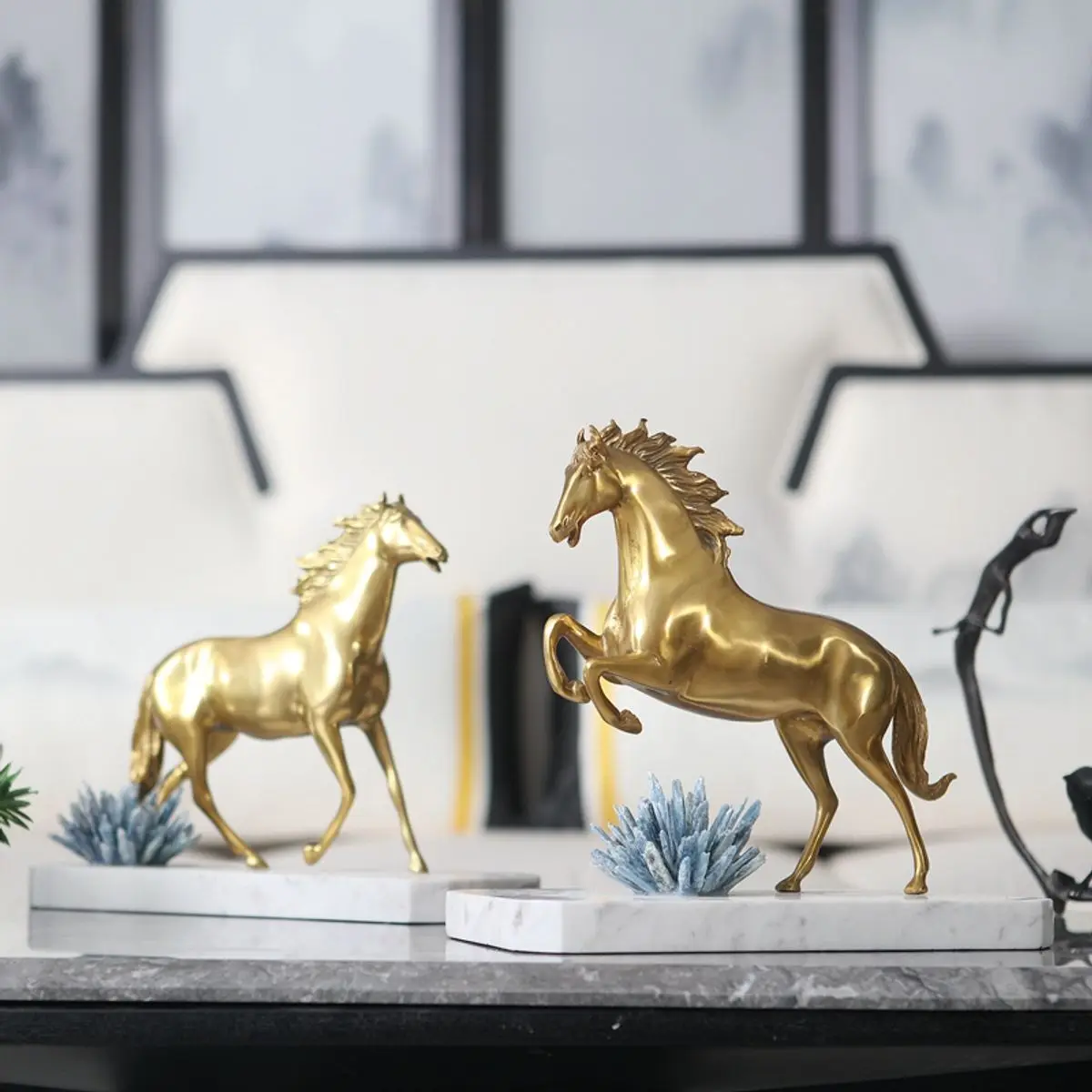 

Brass Animal Horse Crystal Stone Ornaments Copper Horse Marble Base Home Living Room Office Model Room Table Decorations