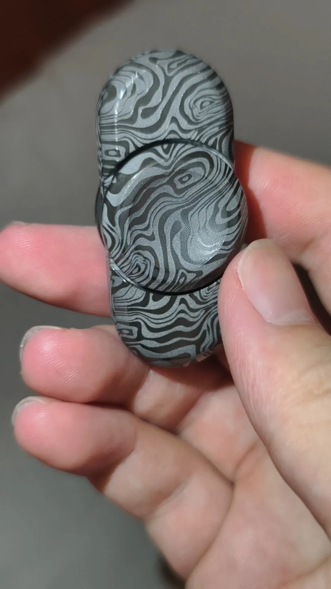 Used EDC YH Zirconium Color Engraving Stick Two Page Gyro Edc Decompression Toy