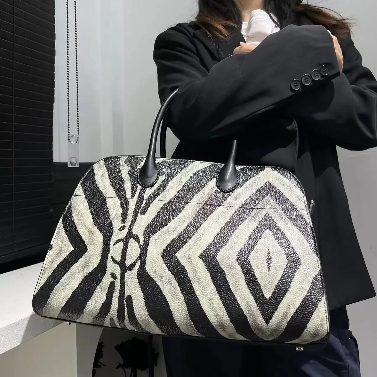 

Women's Fashion Soft Leather Handbag Large Capacity Business Zebra Pattern Briefcase