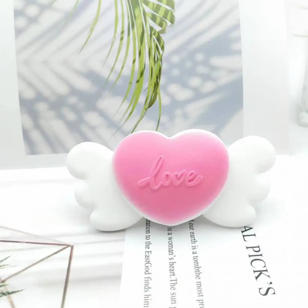 Love Wing Shape Toy Compact Stress Toy Cute Cartoon Heart Wing Shape Pinch Toy for Kids Adults Anti Stress Finger for Comfort