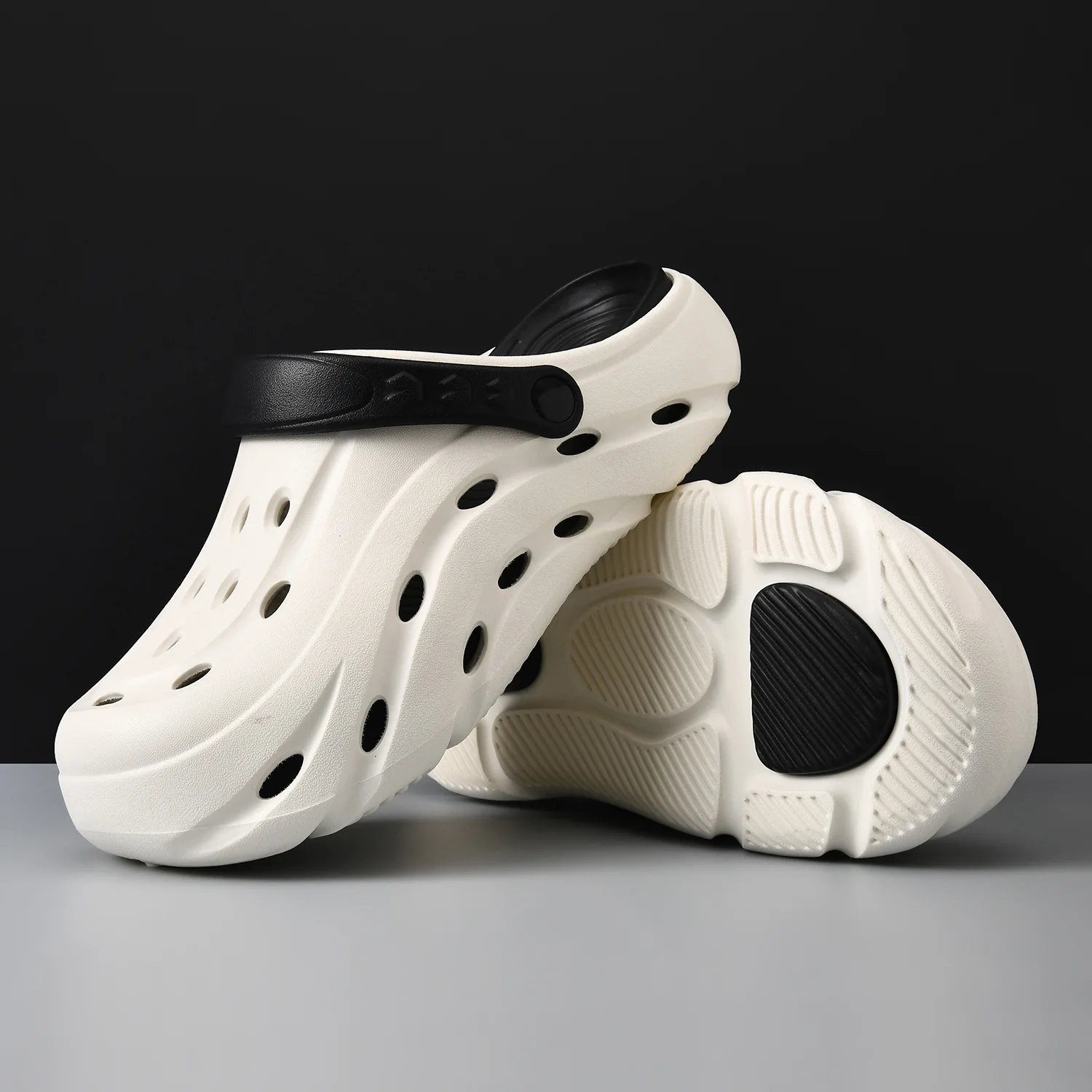 Solid color new thick-soled hole shoes men's beach sandals non-slip bag head half slippers men's summer outside view 2