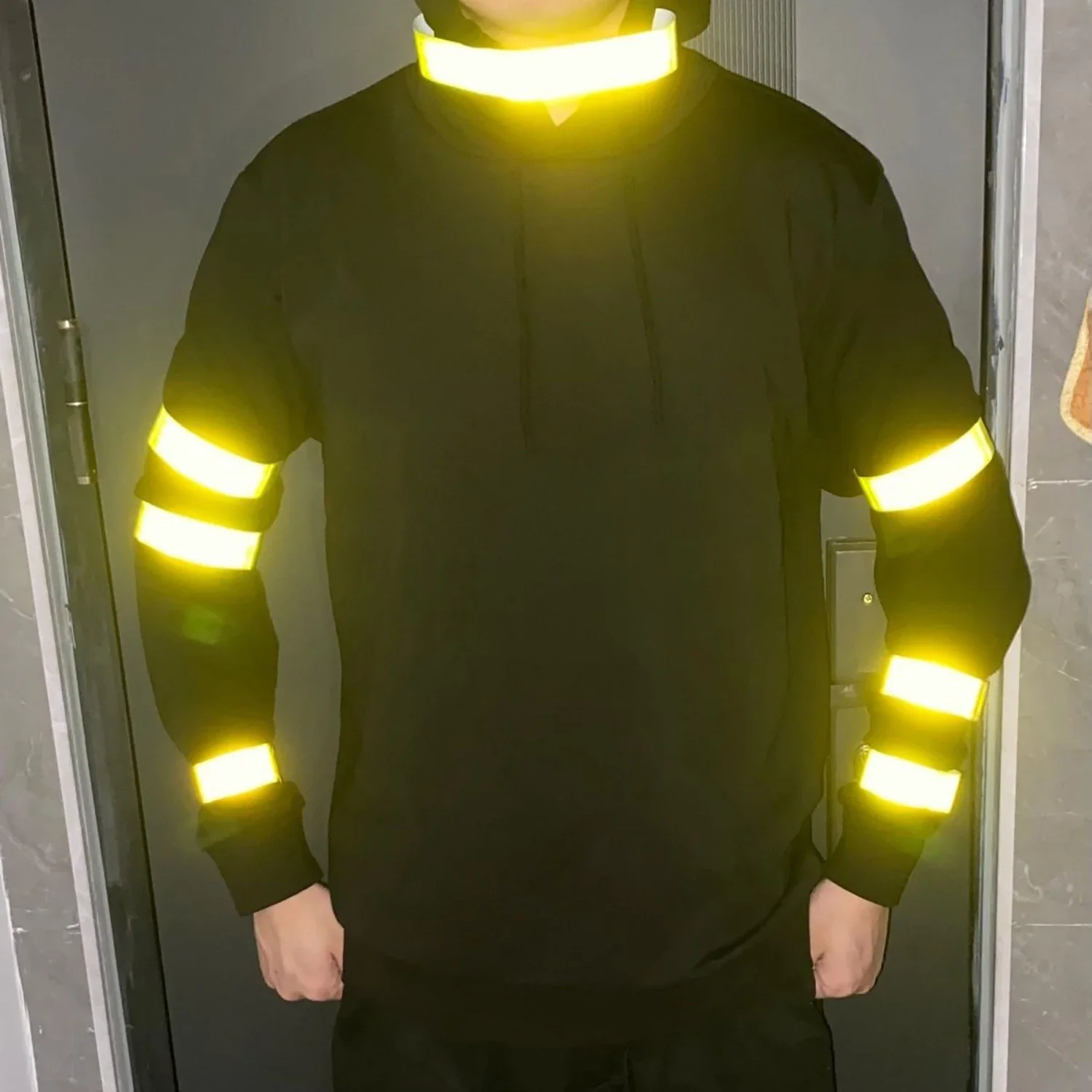 Cool Reflective Warning Band for Night Cycling, Running & Outdoor Sports - Elastic, Self-Wrapping, Night Safety Alert Wristbands