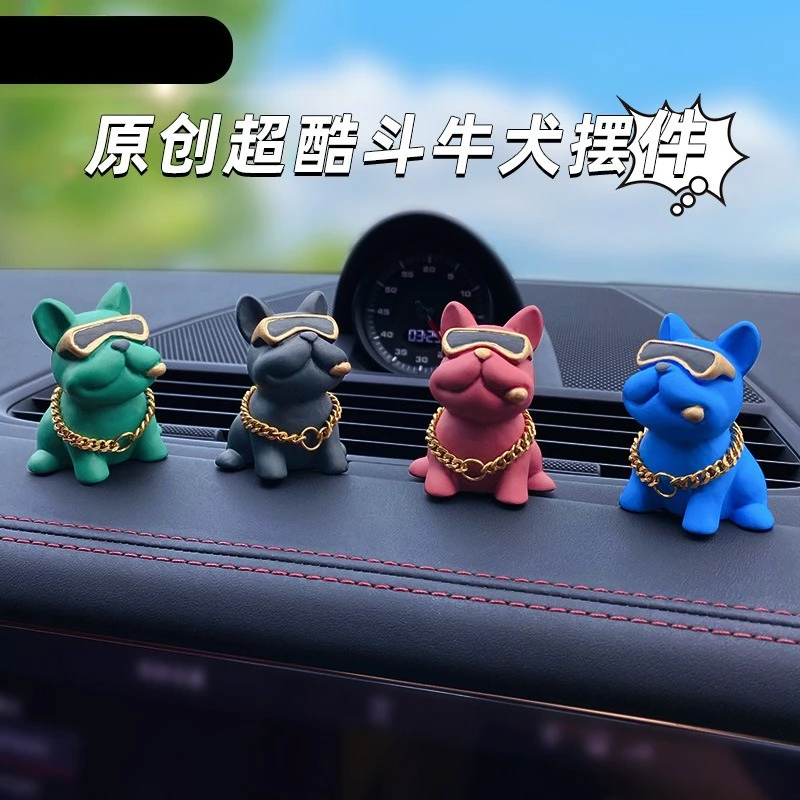 新しい漫画ブルドッグ装飾品オリジナル超クールなカーアクセサリー装飾かわいいブルドッグアクセサリー人形