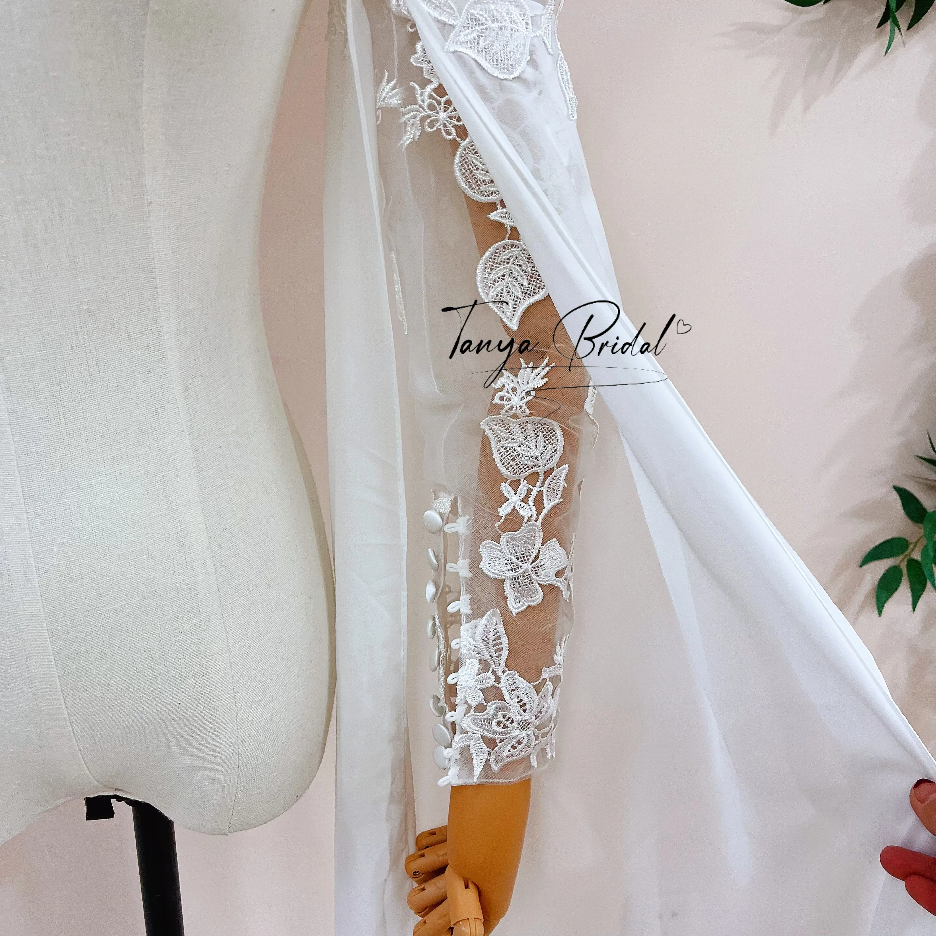 Bohemian Long Chiffon Sleeves Bridal Arm Wrap with Detachable Off-Shoulder Lace Sleeves Floor-Length Shawl for Beach Wedding
