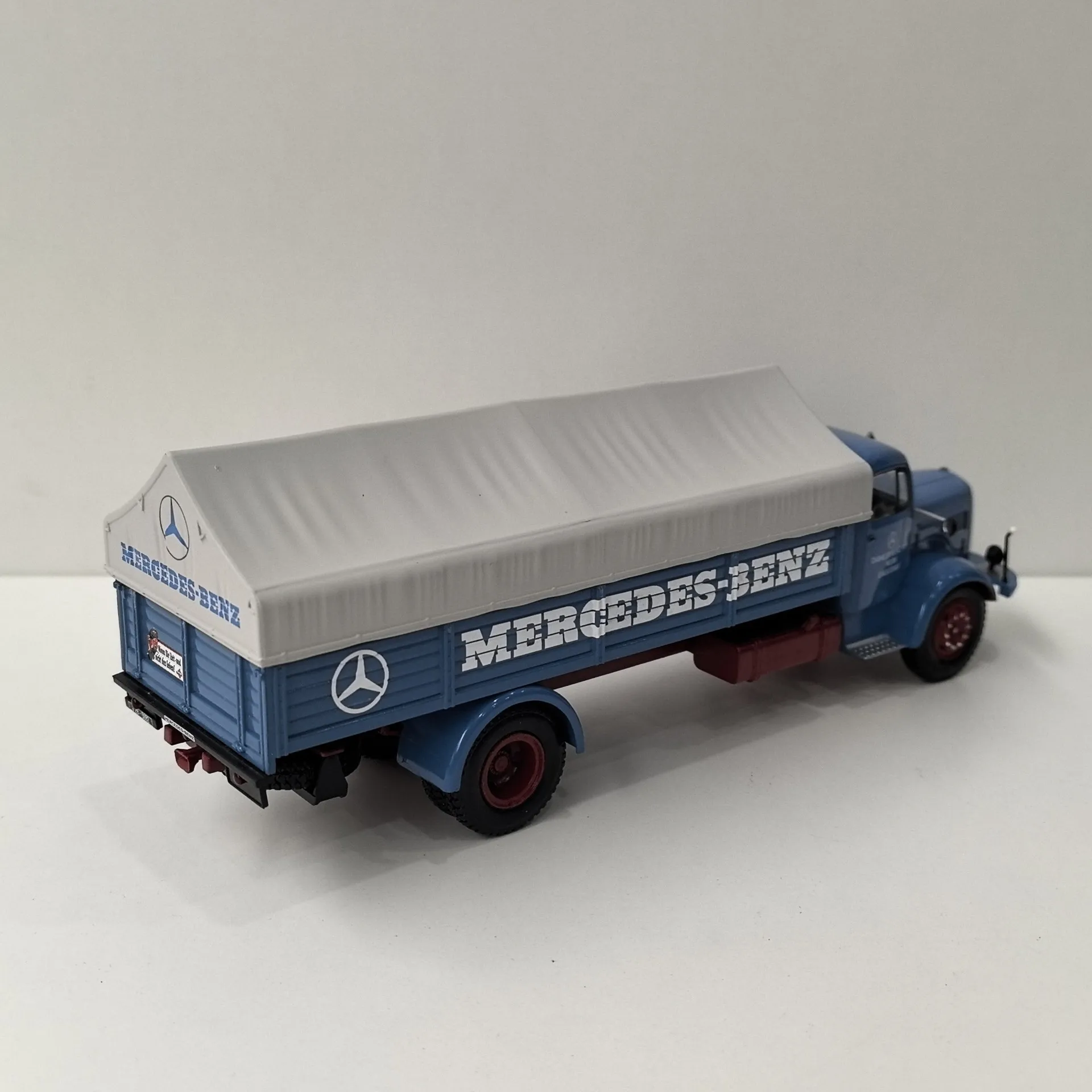 ダイキャスト IXO 1/43 スケールベンツ L-325 輸送トラック合金車モデルグッズおもちゃギフトお土産ディスプレイ飾り