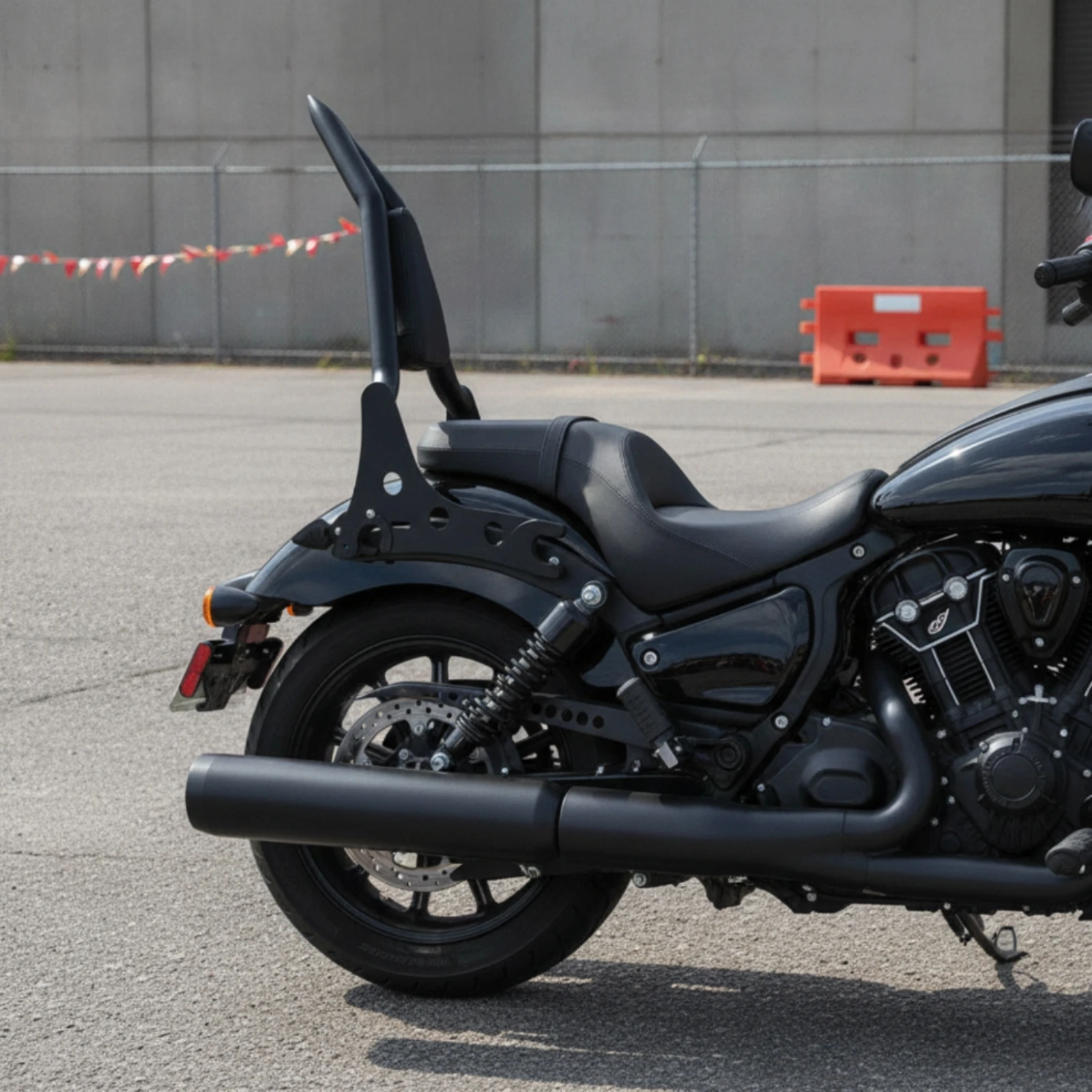 Passenger Backrest with Pad Cylindrical Motorcycle Sissy Bar with Cushion Passenger Backrest Cushioned Long-Lasting