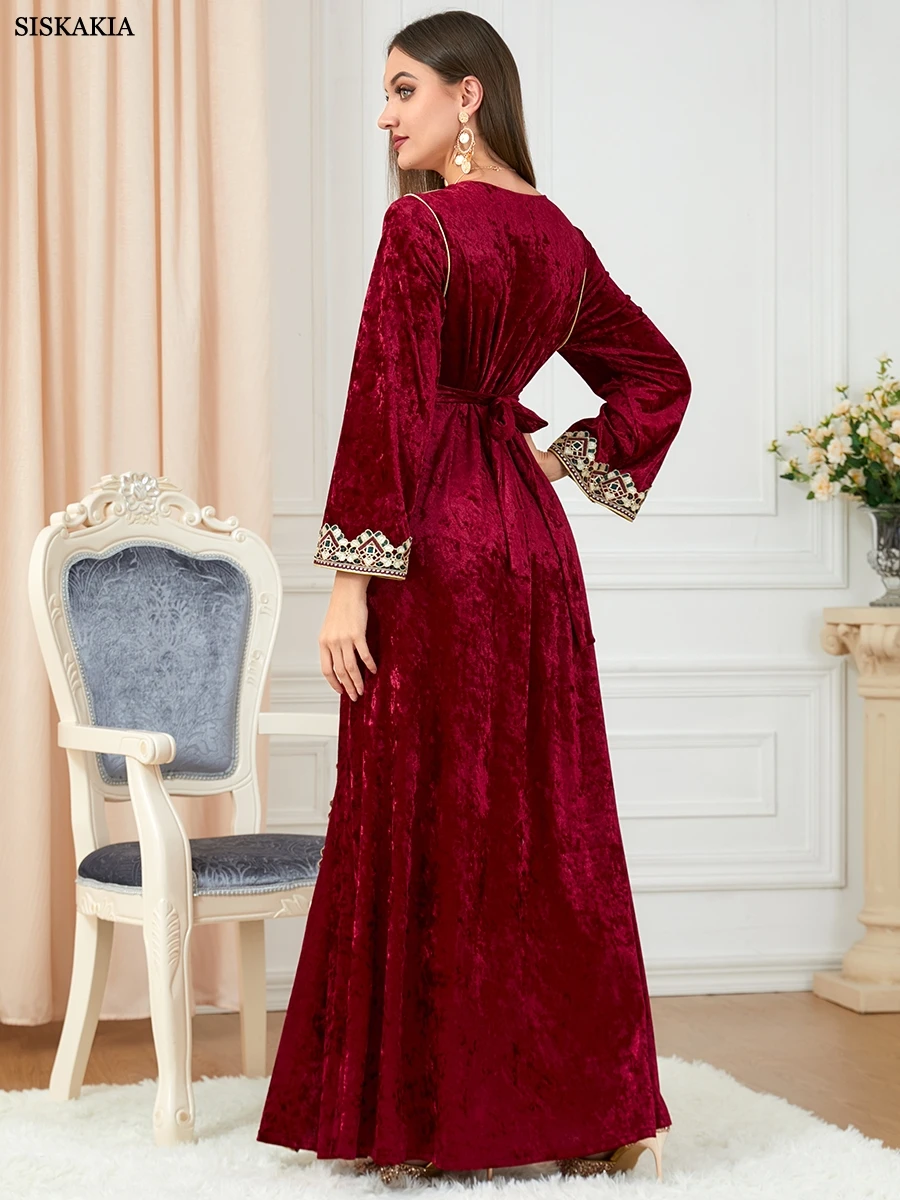 Muslim Abaya Dress Dubai Floral Embroidery Belted Turkey Moroccan Caftan Luxury Velvet Robe Women\'s Dresses Free Shipping