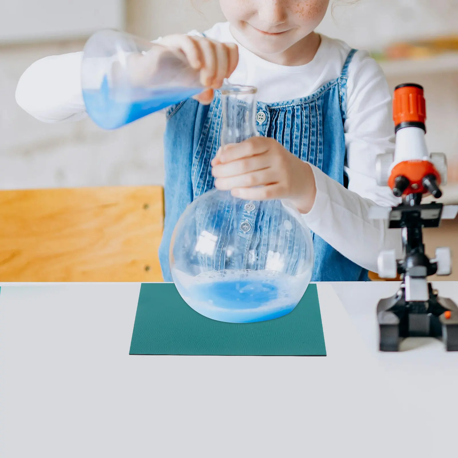 

Anti-Static Mat for Electronics Resistant Synthetic Rubber Workbench Top Protector Comfortable Non-Slip Surface