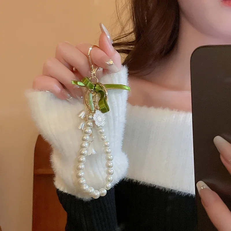 Fresh And Elegant Bell Orchid Keychain Women Green Sweet Imitation Pearl Leatherresin Alloy Keychain Jewelry Accessory Gifts K-