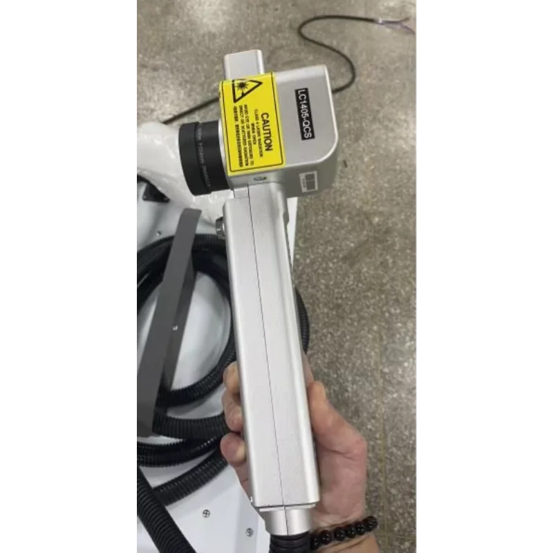 500W 220V Laser Cleaning Machine Widely Using Single Phase Water Colling Laser Cleaning Machine for Rust Removal Welding Spots