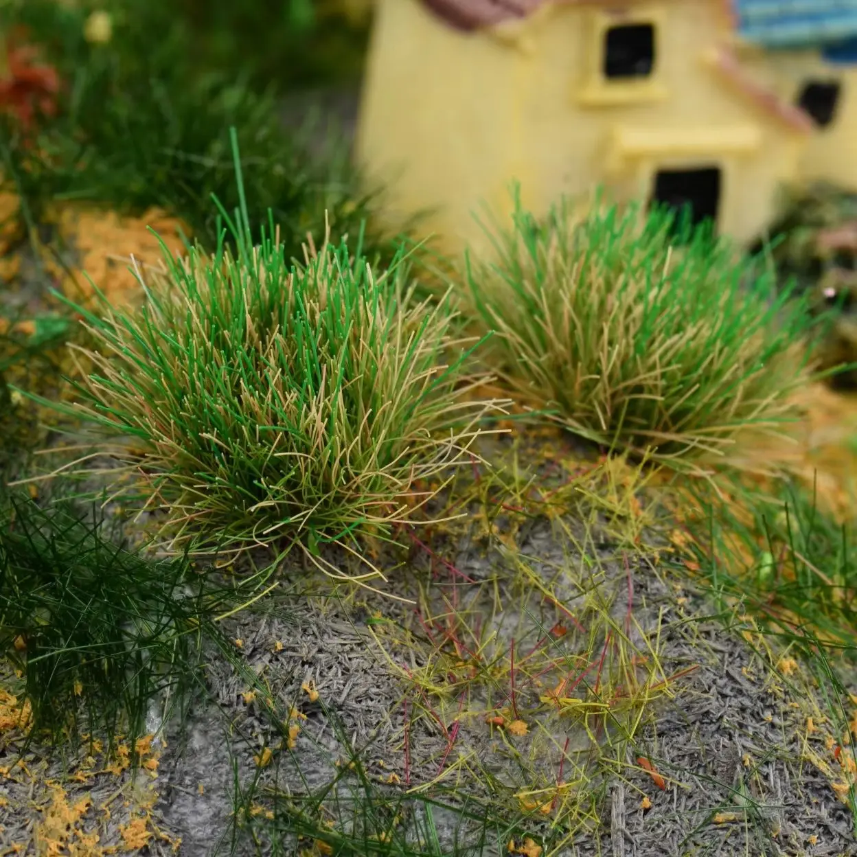 15Pcs Static Grass Tufts Miniature Lawn Grass Cluster Shrub Bushes DIY Model Scenery Kit for Train Railway Layout Diorama