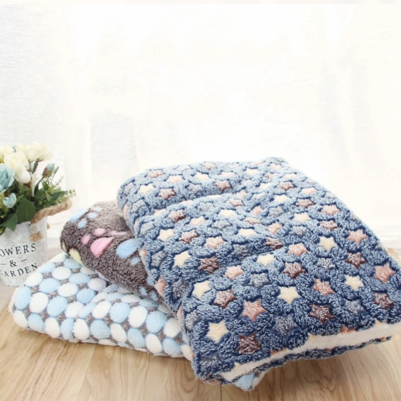 Dog Blanket Soft and Warm Star Print Pet Throw for Dog & Cats Protectors for Bed Couch Car Seats Machine Washable