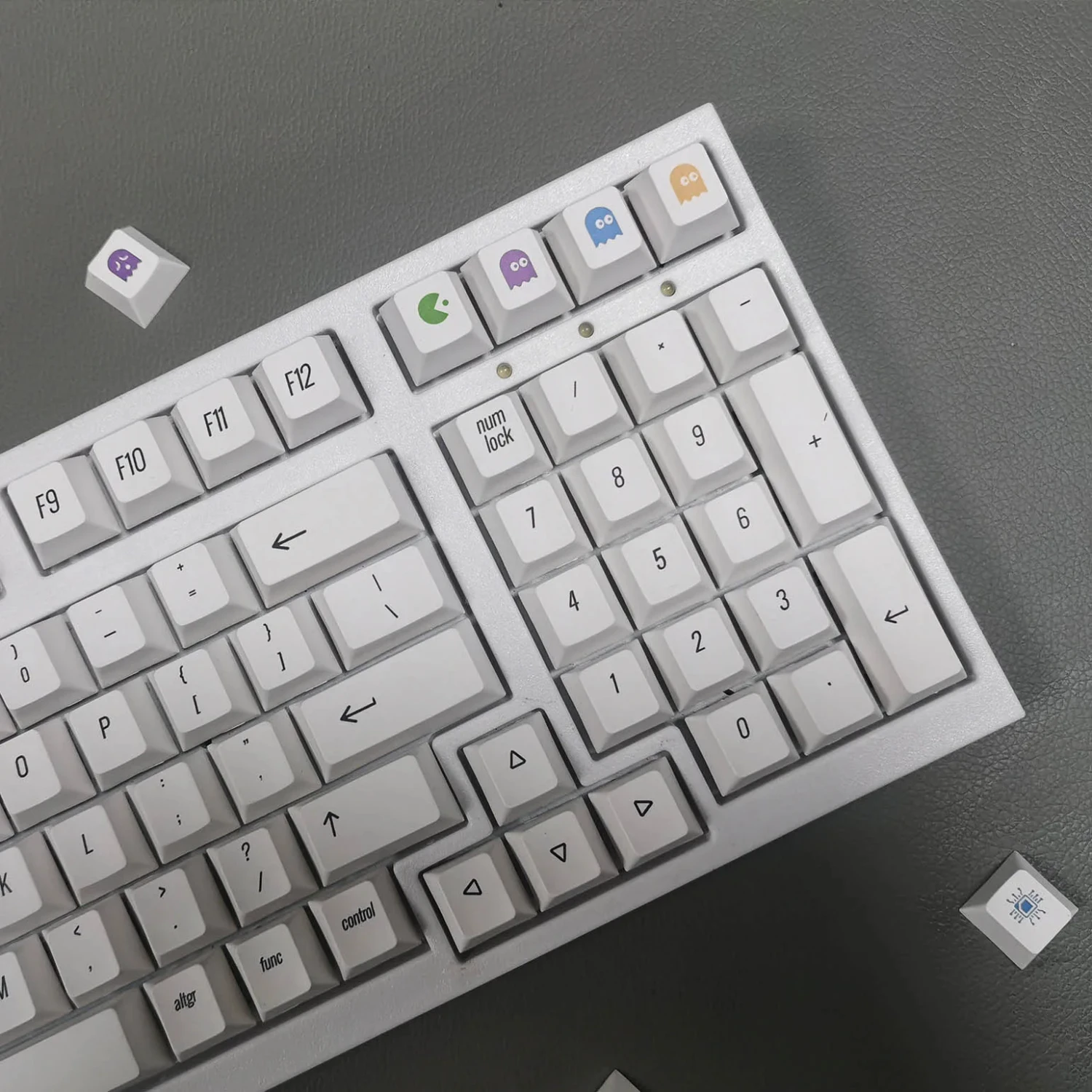 131 Keys Minimalist White Keycap For   ISO Cherry Profile PBT Keycaps For Gaming Mechanical Keyboard Cartoon Key Caps