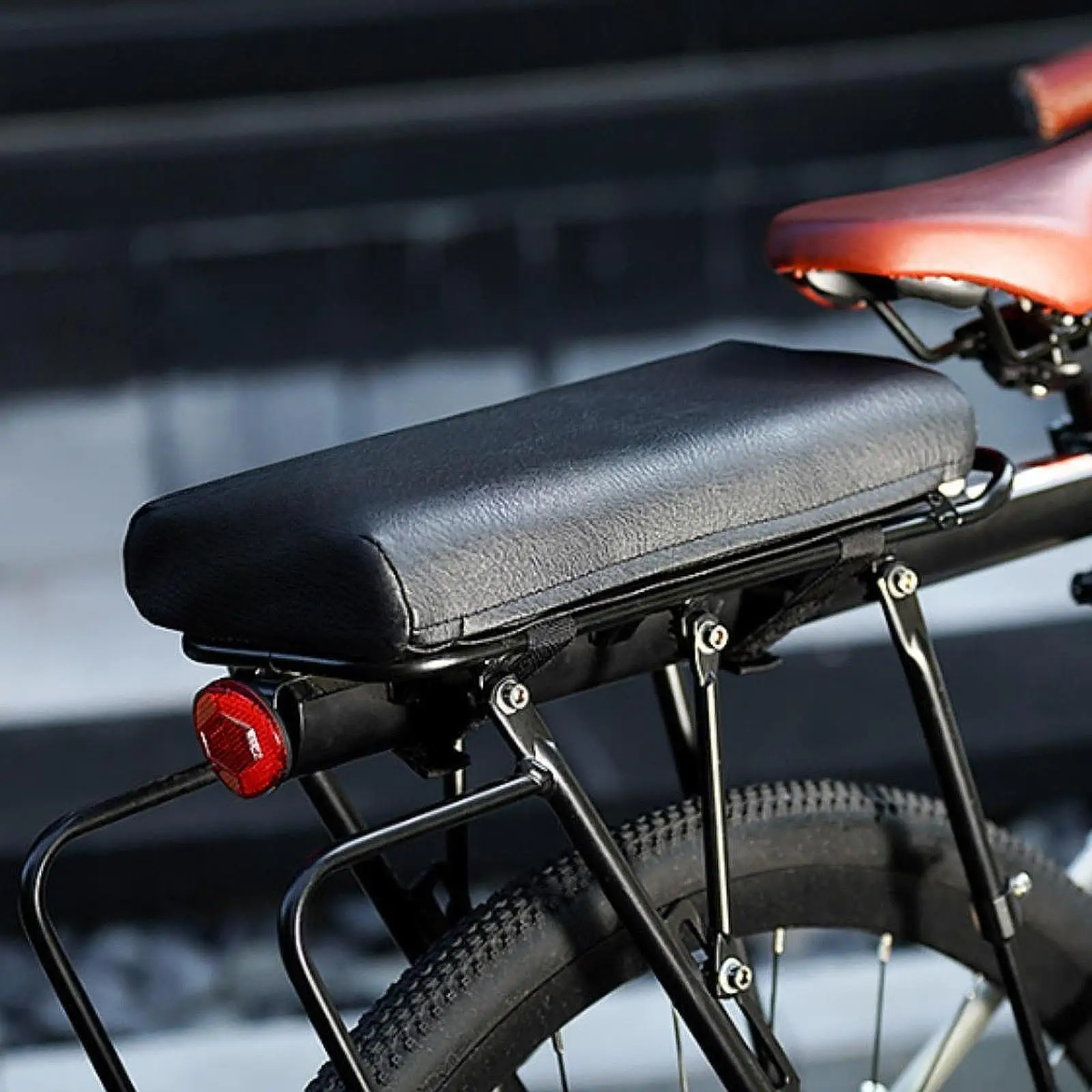 

Rear Seat Cushion Saddle Easy to Install Soft Shock Absorbing Child Bike Seat Replacement for Road Bikes