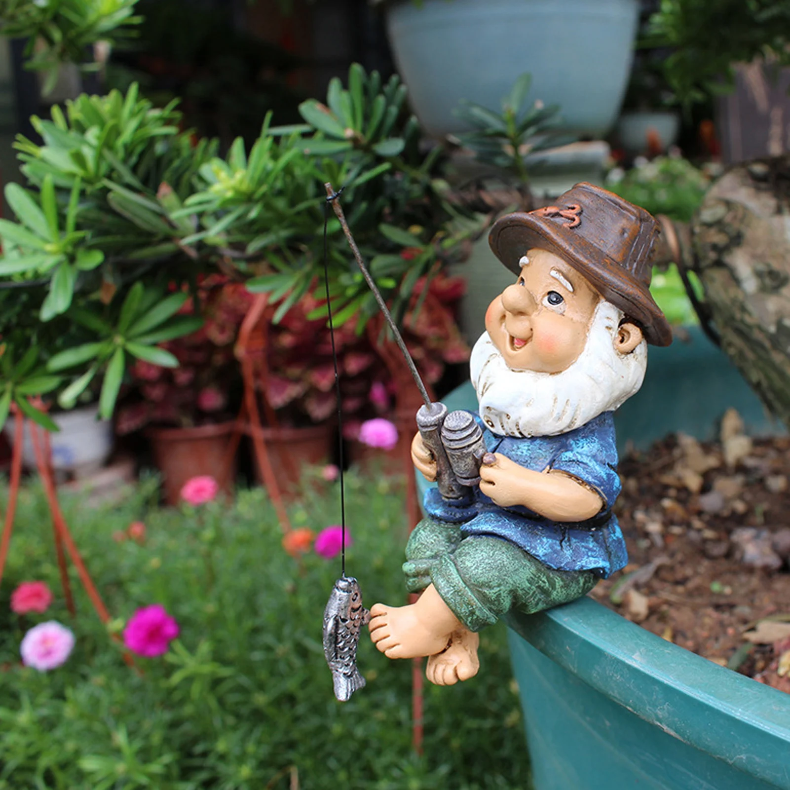 Funny Fishing Gnome Sitter UV Resistant Resin Samll Decorative Outdoor Garden Lawn Gnome Ornament for Yard Garden Patio