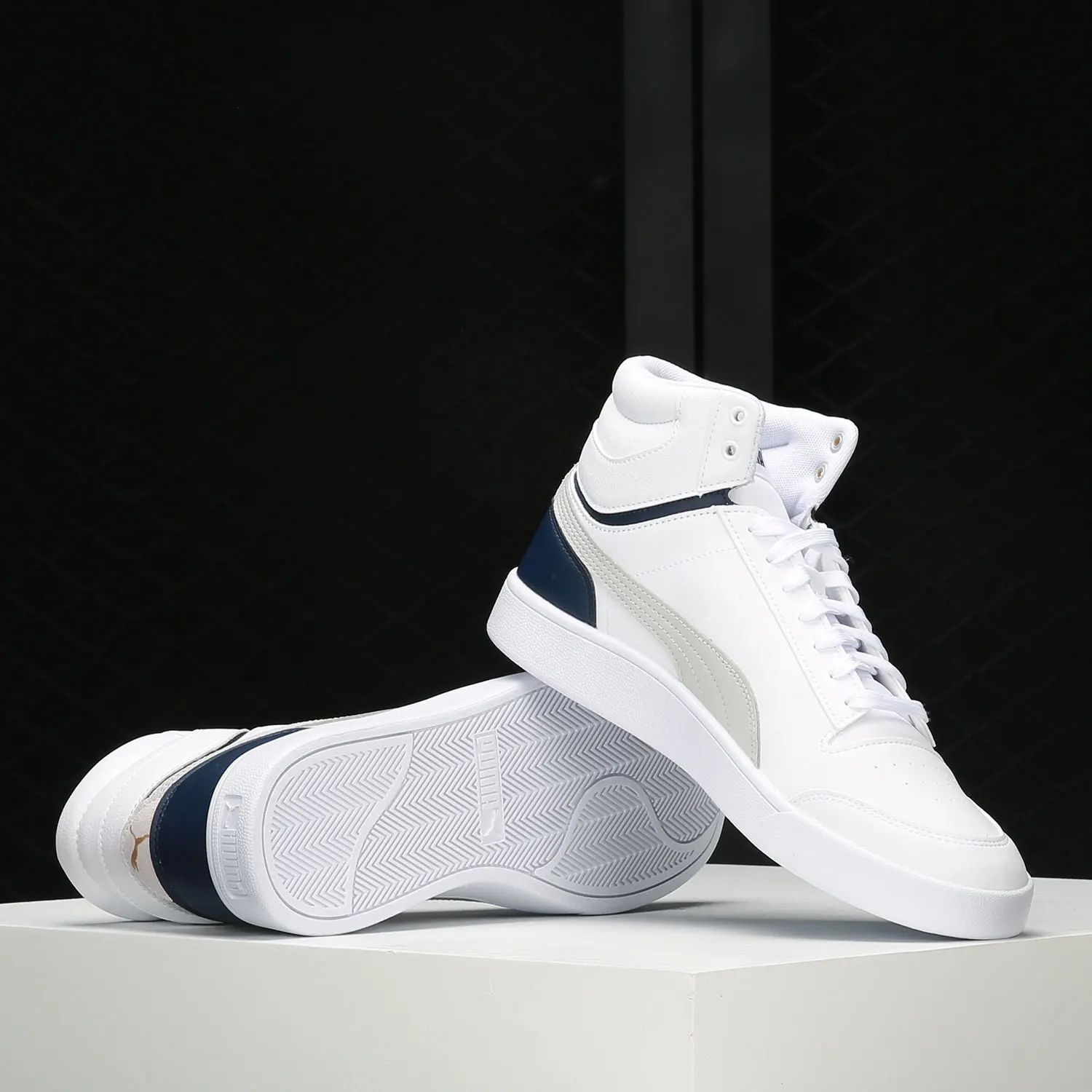 

Оригинальные унисекс модные туфли Puma со средним верхом на шнуровке для спорта и отдыха 380748-05