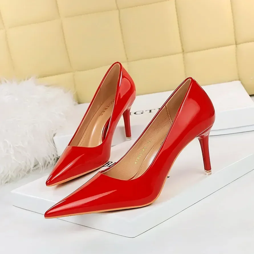 Kobiety 7.5cm 10.5cm Wysokie obcasy Moda Błyszczące skórzane czółenka Lady Fetish Red Nude Stiletto Scarpin Low Heels Dress Designer Shoes