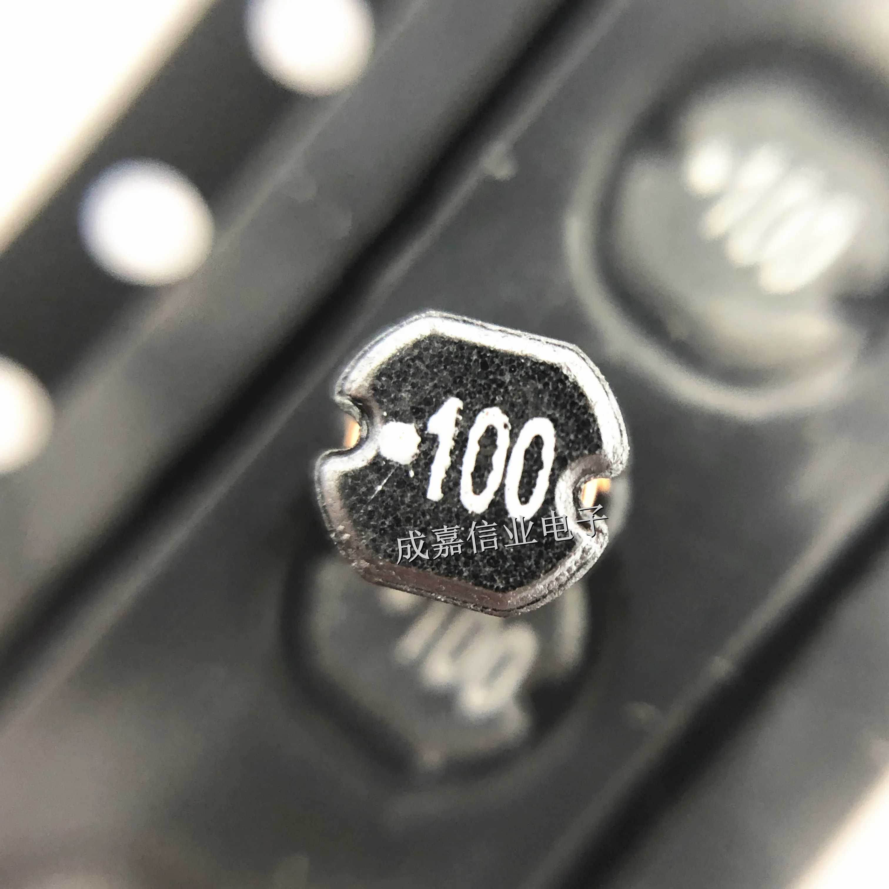 

10pcs/Lot 74477310 Power Inductors - SMD WE-PD2 4532 10uH 1.45A .182Ohm 20% Operating Temperature:- 40 C-+ 125 C