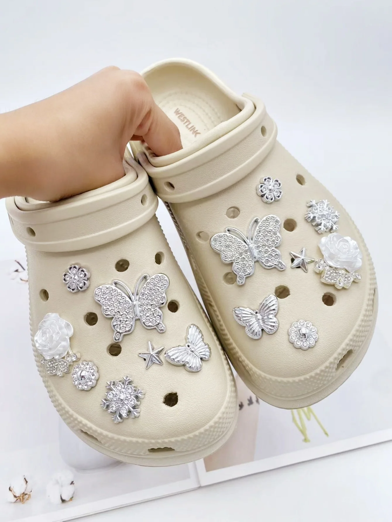 14 قطعة من الفضة الأنيقة والعصرية (فراشة، ندفة الثلج، زهرة، نجمة، زهرة مطرزة، إلخ.) أبازيم الأحذية، ديكوراتي DIY