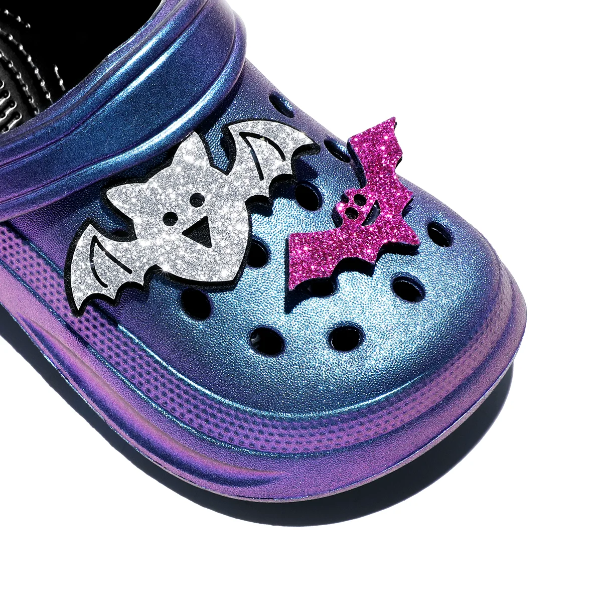 Kinder Slip-On Clogs und Pantoletten - Atmungsaktive, Wasserdichte EVA-Gartenschuhe mit Dekorativer Kette für Strand und Alltag 168 – Detail 6
