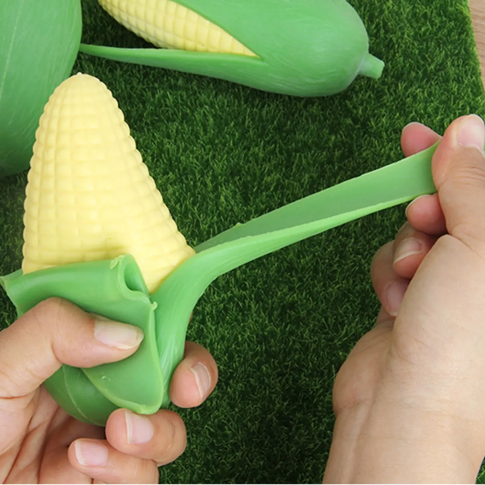 模擬トウモロコシ絞りおもちゃ フルーツスクイーズ ストレス解消感覚玩具 フェイクフード ピンチピンチ バナナ皮 面白いストレス解消おもちゃ