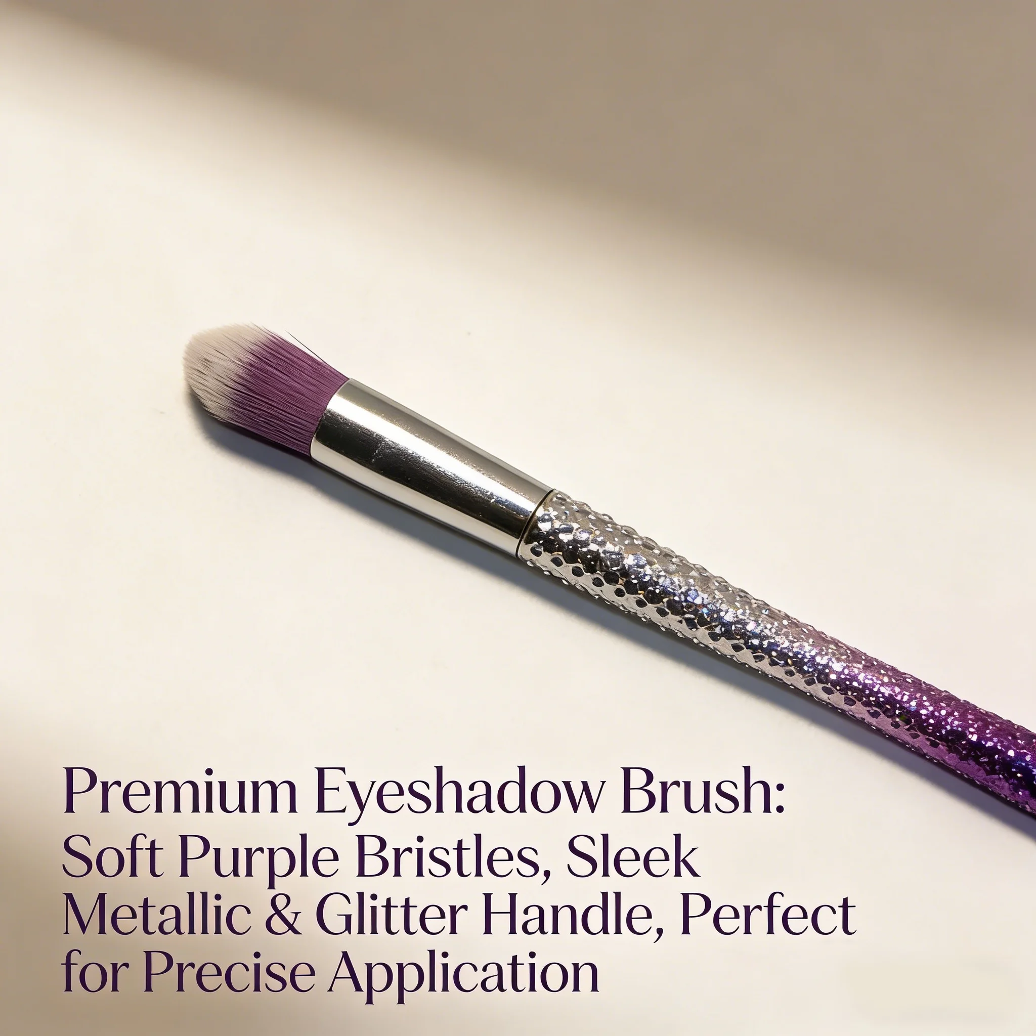 1 piece of gradient purple handle eyeshadow blending brush, suitable for various types of eyeshadow textures.