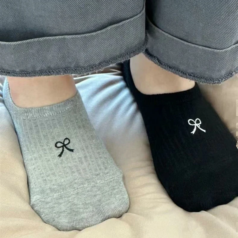 5/10/20 Pairs النساء القوس المطبوعة الجوارب القصيرة نمط الموضة لينة مريحة امتصاص العرق تنفس الجوارب غير مرئية غير رسمية