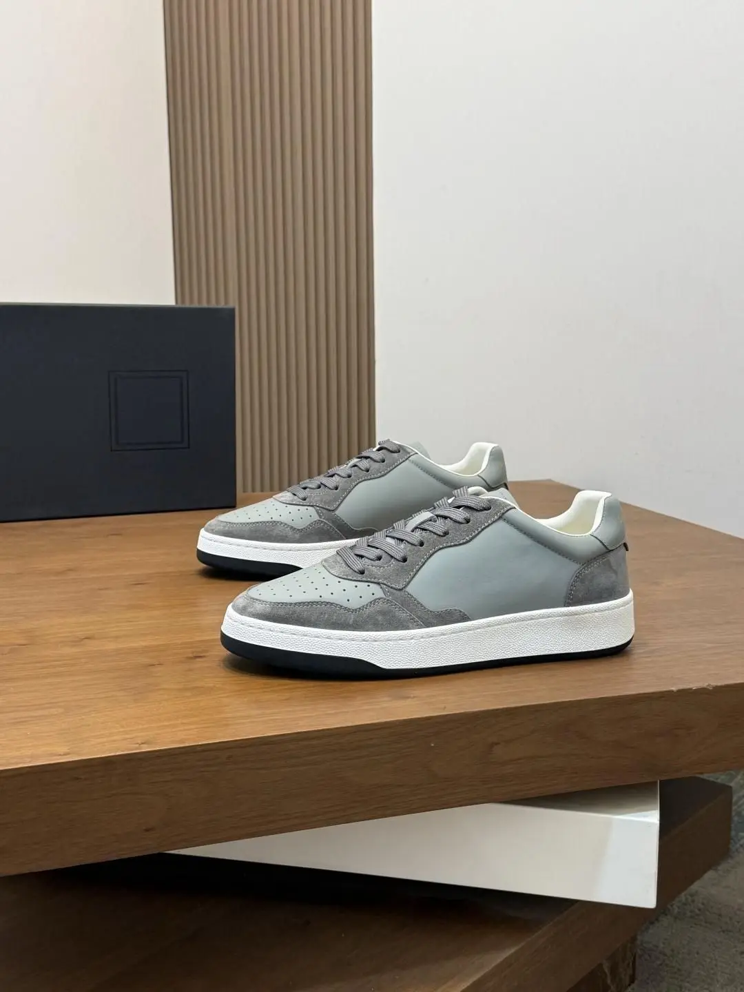 Unisex Vintage Grey Color Block Casual Sneakers Suede Overlay Perforated Toe Cap Lace Up Two-tone Thick Outsole Street Walking Footwear