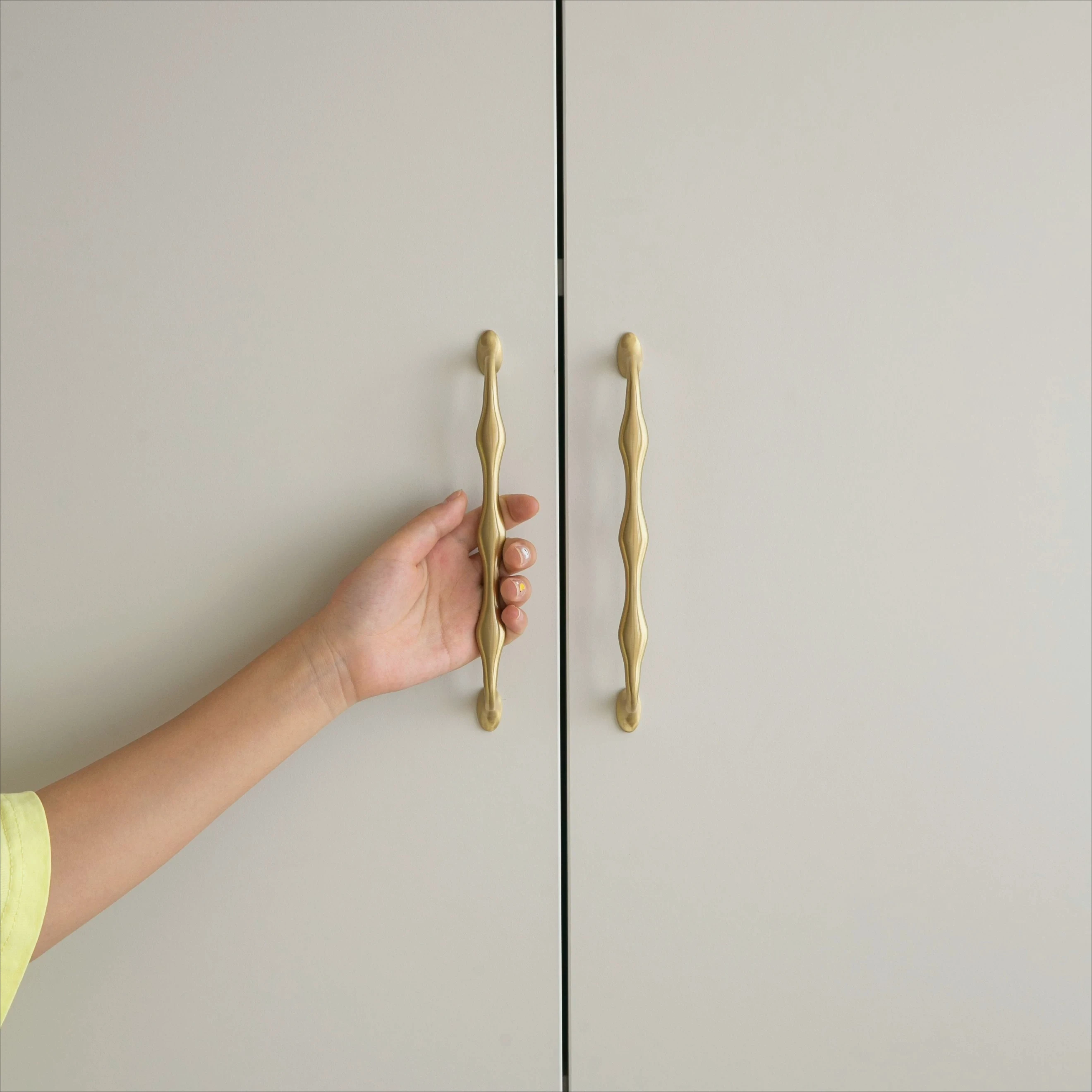 Light Luxury Furniture Handle for Cabinet Irregular Long Handle Drawer Wardrobe Door Knob and Handle Brass Simple Copper Handles