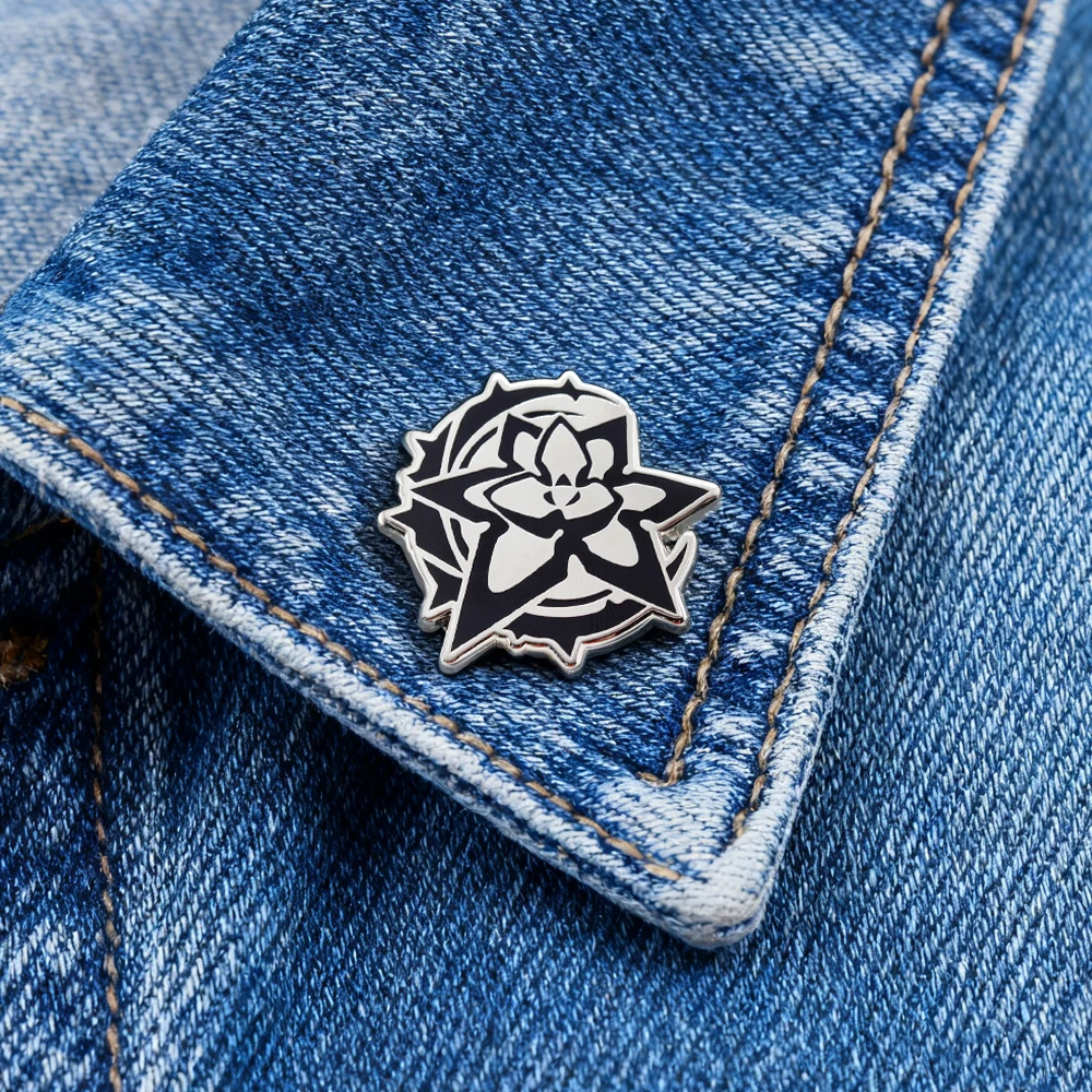 إليسيا شعار بروش مطاردة النار ثلاثة عشر أبطال جي شارة معدنية لعبة هونكاي تأثير 3 البضائع التلبيب دبوس هدية ملحق