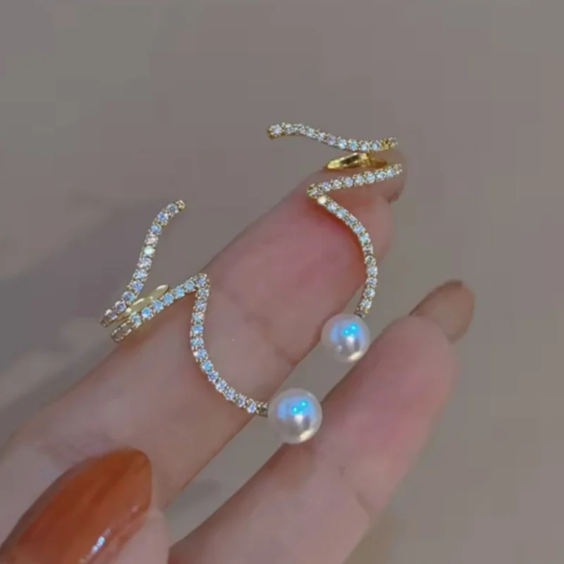 Новые-блестящие-серьги-гвоздики-со-стразами-и-искусственным-жемчугом-для-женщин-новая-мода-геометрические-серьги-гвоздики-зажим-для-ушей-ювелирные-изделия-для-девочек