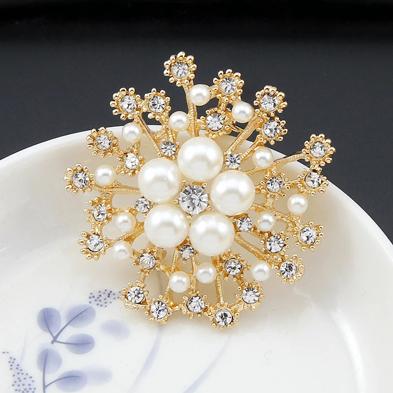 Snowflake Brooch Pin Inlaid Shiny Rhinestone For Wedding BridalClothing Corsage Accessories