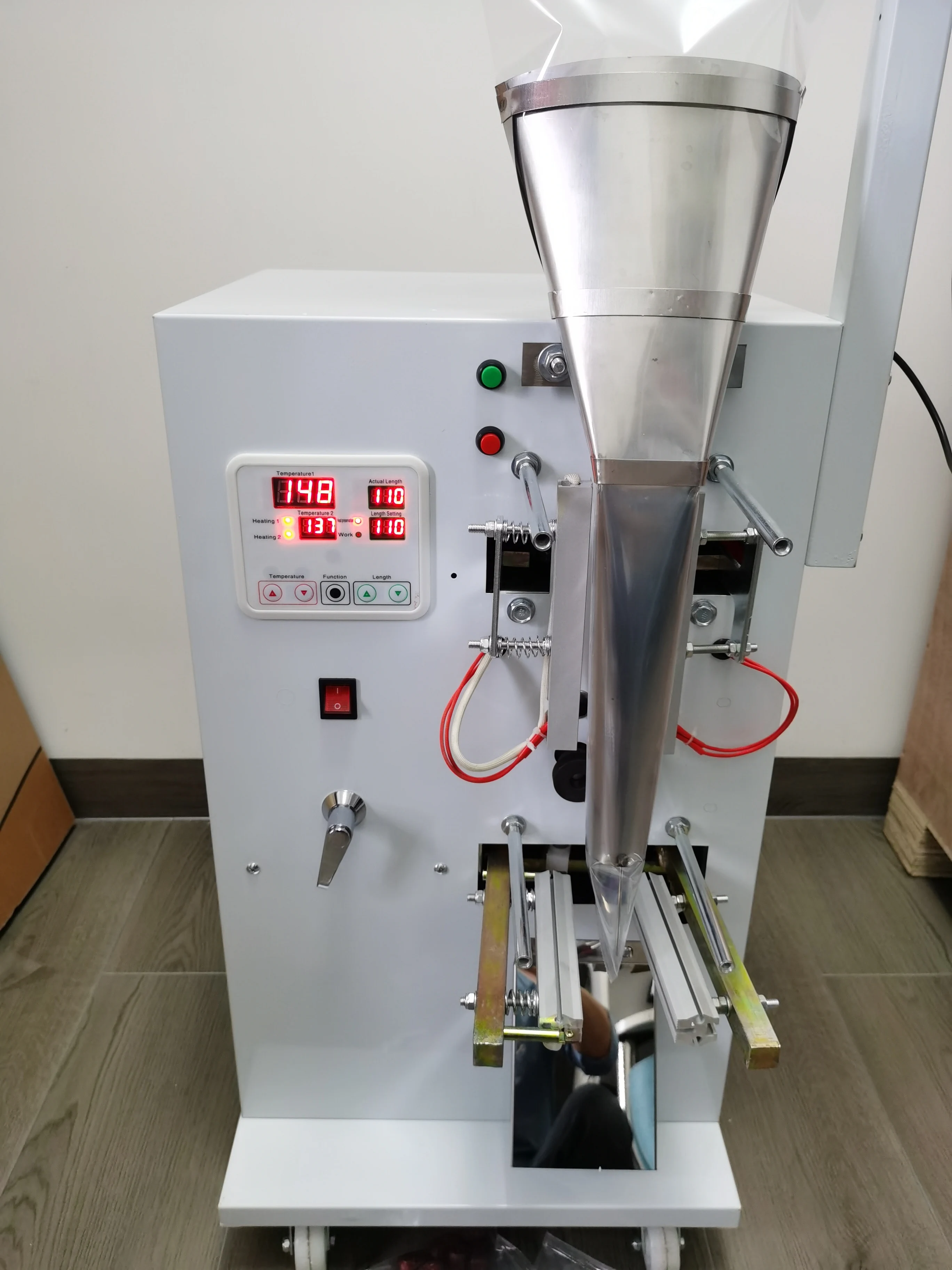 دليل التغذية و ماكينة تغليف آلة الختم حبيبات الغذاء الأعشاب الطبية أكياس الشاي ثلاثة الجانب ختم ماكينة تعبئة