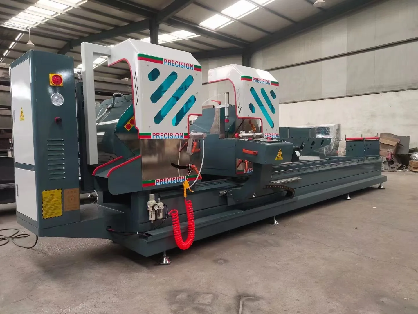 الألومنيوم الشخصي مزدوج الرأس 45 درجة 90 درجة آلة قطع زاوية باستخدام الحاسب الآلي للبيع #4