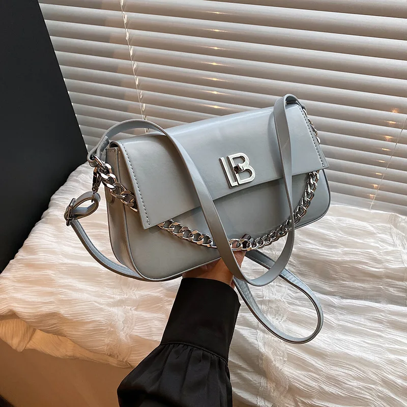 حقيبة نسائية بسيطة جديدة راقية مصممة حقيبة ركاب تريند باريس مع جلد عالي الجودة وتفاصيل حقيبة ساعي مصقولة