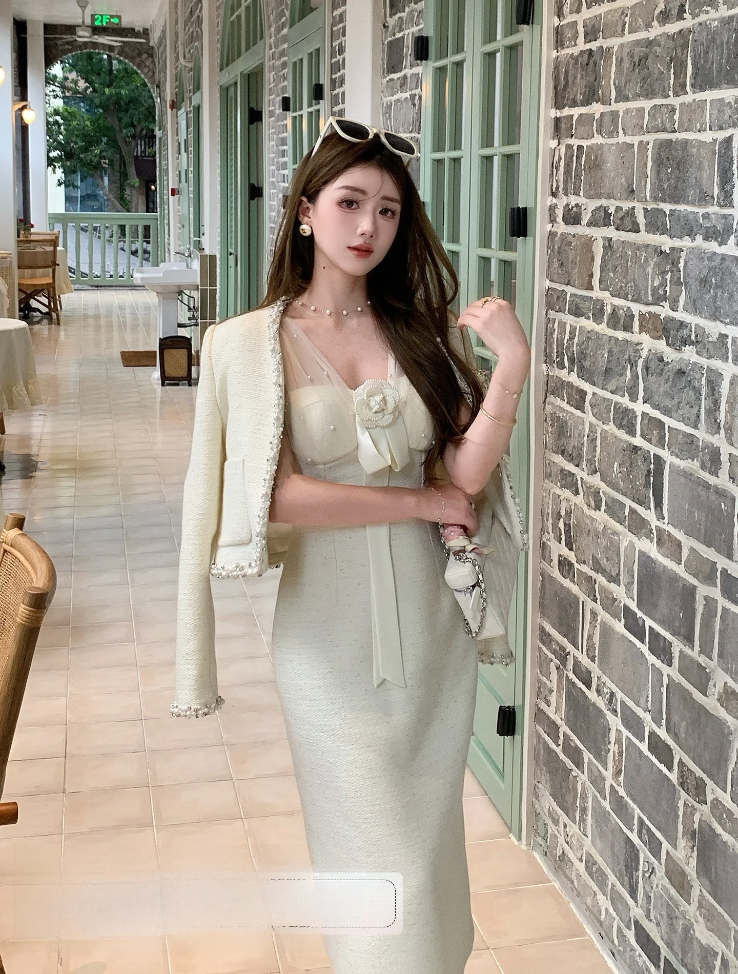 

Stunning Slim Fit Dr And Pearl Embellied Jaet Set High Waist Polyester Fiber Long Sve round Neline Faionable En...