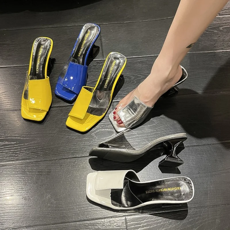 Summer PVC Transparent Women Slipper Strange Style Transparent Low Heel Ladies Beach Slides Outdoor Sandals Shoes Pantuflas