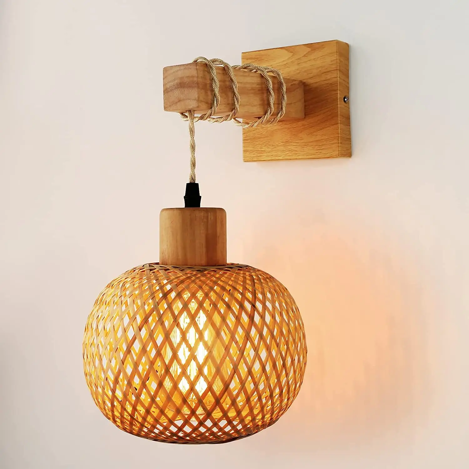 

Vintage Japanese Style Bamboo Woven Bedside Wall Lamp Restaurant Rattan Lamp Wooden Bedroom Countryside Indoor Background Lamp