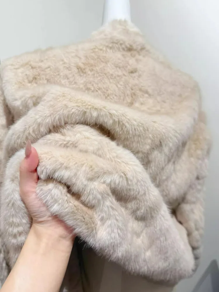 2025 Winter New  Temperament Warming Faux Fur Coat For Women Long Sleeves Solid Open Stitch Plush Coats Tide