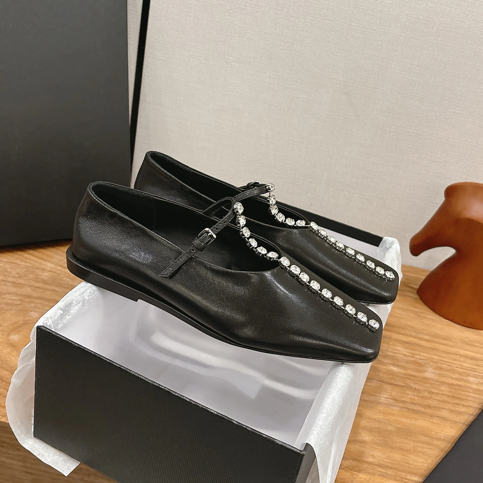 

2026 Spring New Flat Flat Shoes Women's Genuine Leather Square Head Mary Jane Shoes Water Diamond Chain Low Heel Shoes