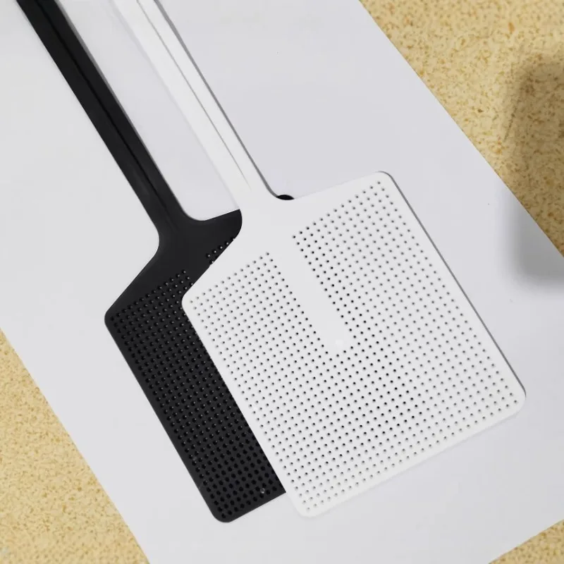 Fly swatter can't be broken at home. High-value long handle can be bent arbitrarily. New material flexible mosquito swatter