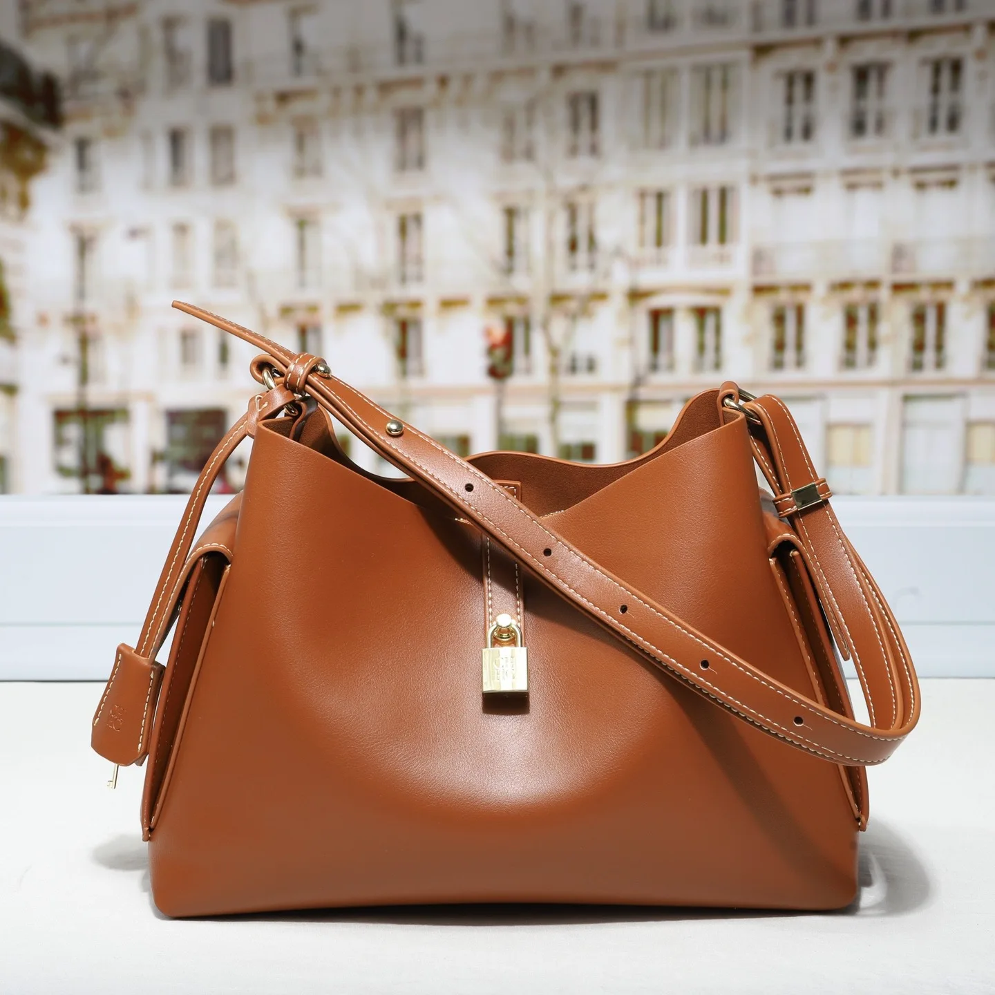 

Luxury Practical Designer Diaper Bag Women Stylish Leather Tote Large Capacity Elegant Crossbody Shoulder Bag For Commuter