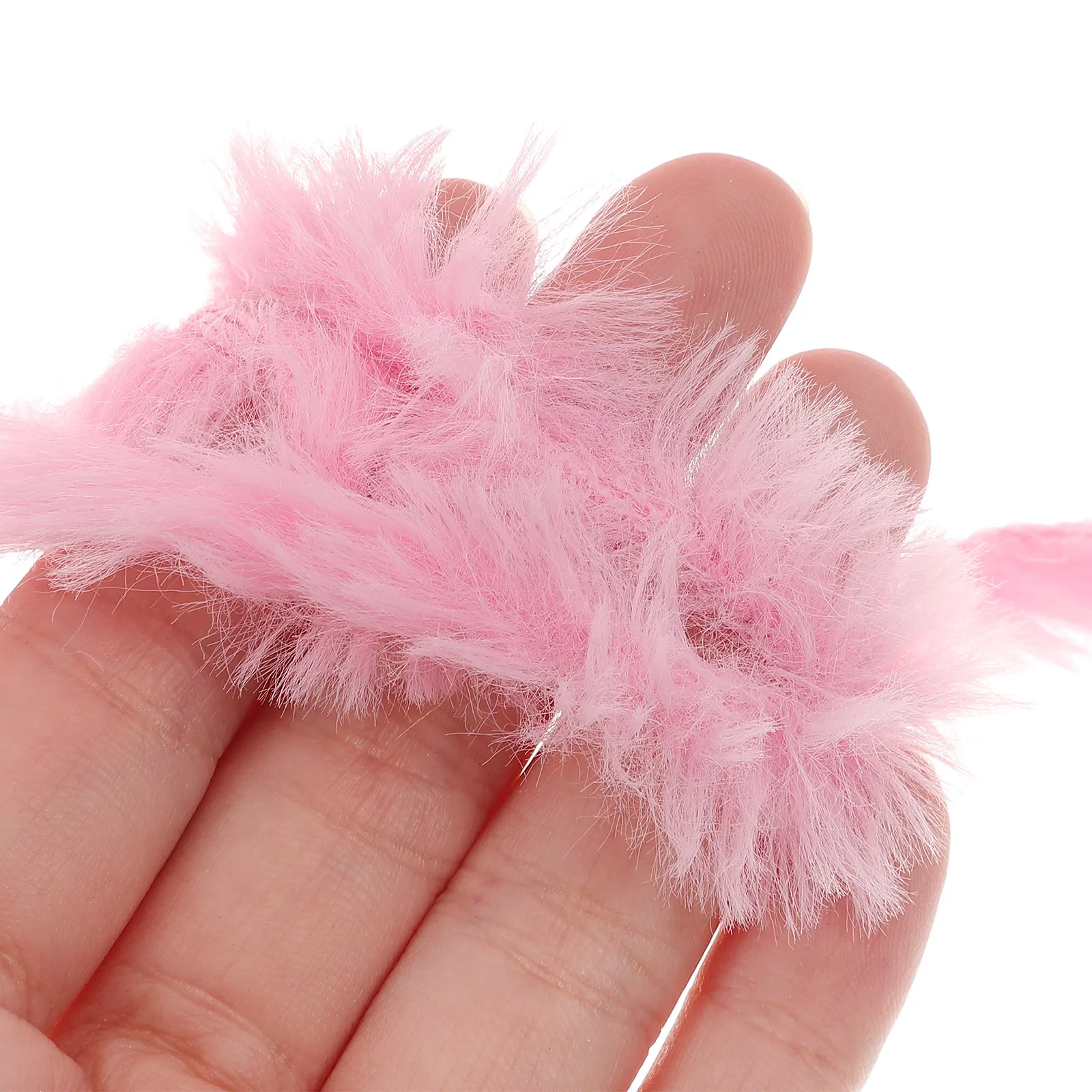 

2Pcs Imitation Wool Super Soft Eyelash Yarn for Crochet Knit Random Color Anti-Pilling Chunky Super Yarn for Scarfs Hats