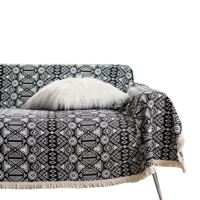 Vintage Prevent Cat Scratching Sofa Towel Country Black and White Geometric Jacquard Thick Sofa Cover for Livingroom Decoration