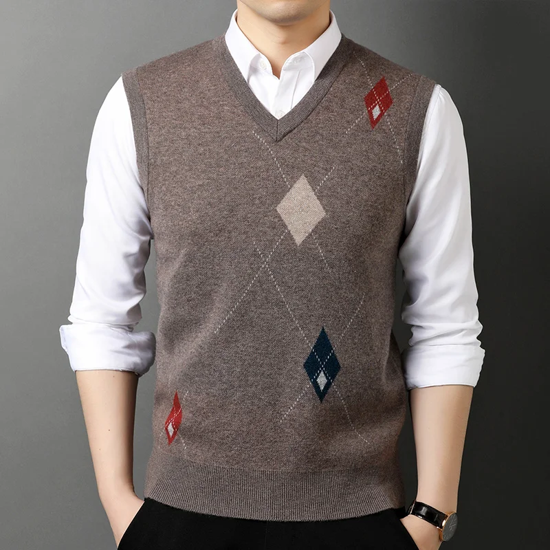 New Argyle Sweater Vest Solid Color Casual Sleeveless Clothes Fashion Autumn Winter Slim Fit Sweater Men Sweater Vest