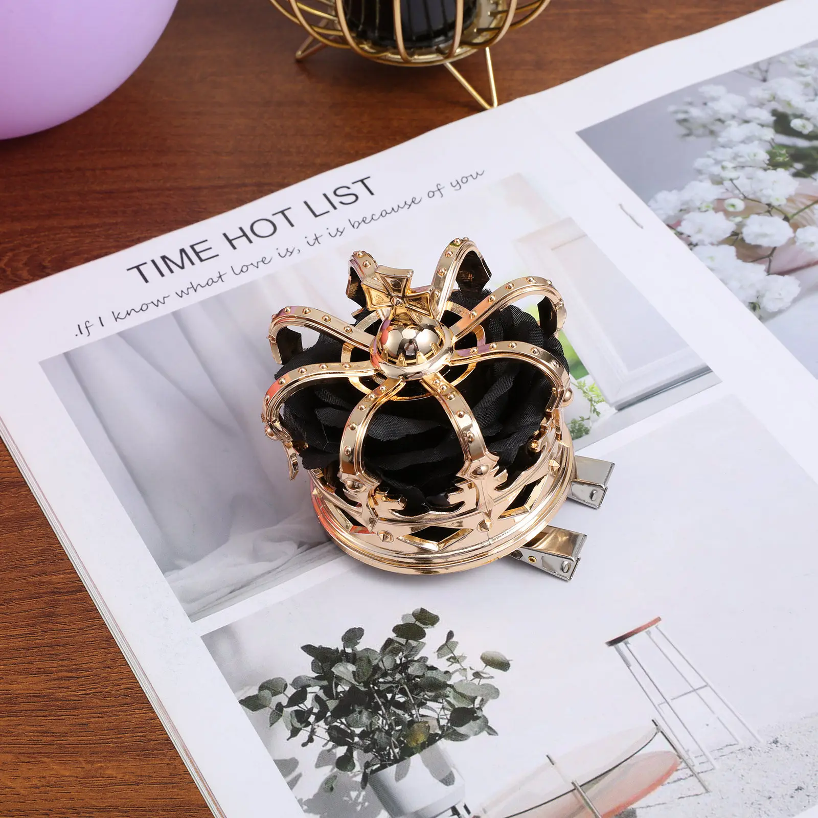 

1Pcs Golden Crown Hairpin Halloween Party Queen Headdress Elegant Three-Dimensional Cosplay Hair Clip Halloween Headdress