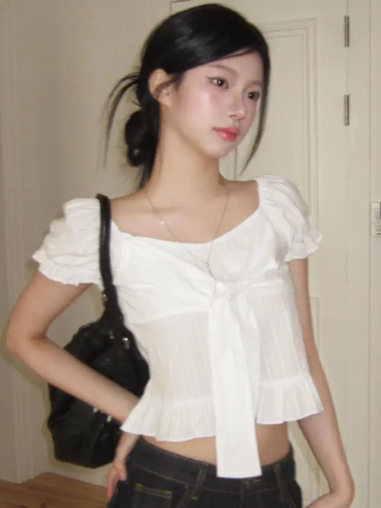 

Французская винтажная женская милая черная синяя элегантная блузка с квадратным вырезом и короткими рукавами с бантом, летние каникулы, тонкие топы с рюшами по краям